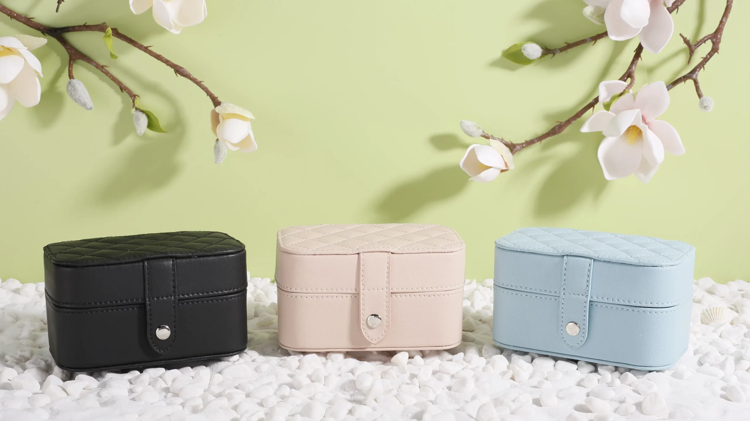 Apple leather and related material route for cosmetic pouch RFQ