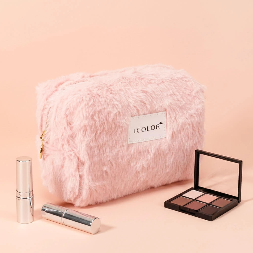 A manufacturer experienced in plush and faux fur materials. Creates eye-catching cosmetic bags for winter collections and limited editions.