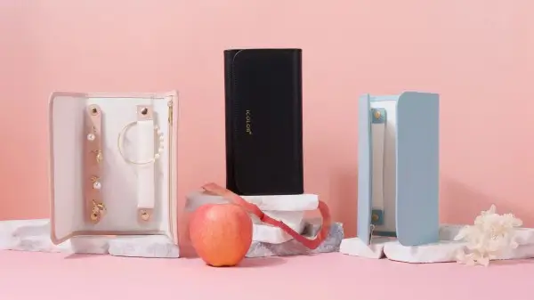 apple-leather-jewelry-case-vegan-sustainable-packaging-scaled