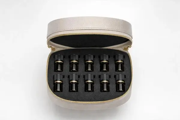 eva-essential-oil-case-shake-test-upside-down