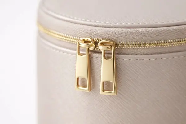 metal-zipper-hardware-soft-essential-oil-case-customization
