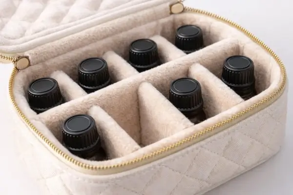 padded-dividers-soft-essential-oil-case-interior